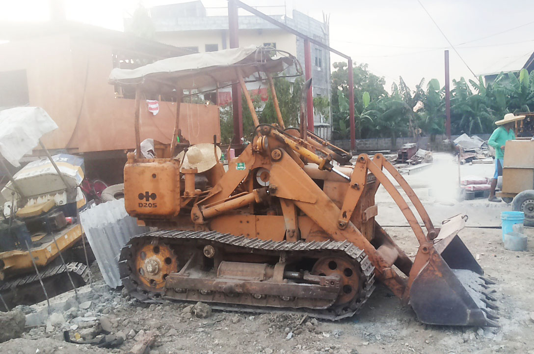 Products: komatsu d20s bulldozer track excavator crawler Japan loader