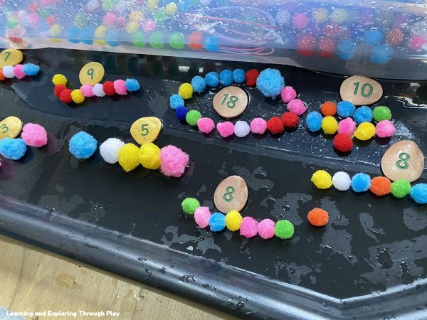 Pom Pom Water Play. Sensory Ideas for Kids.