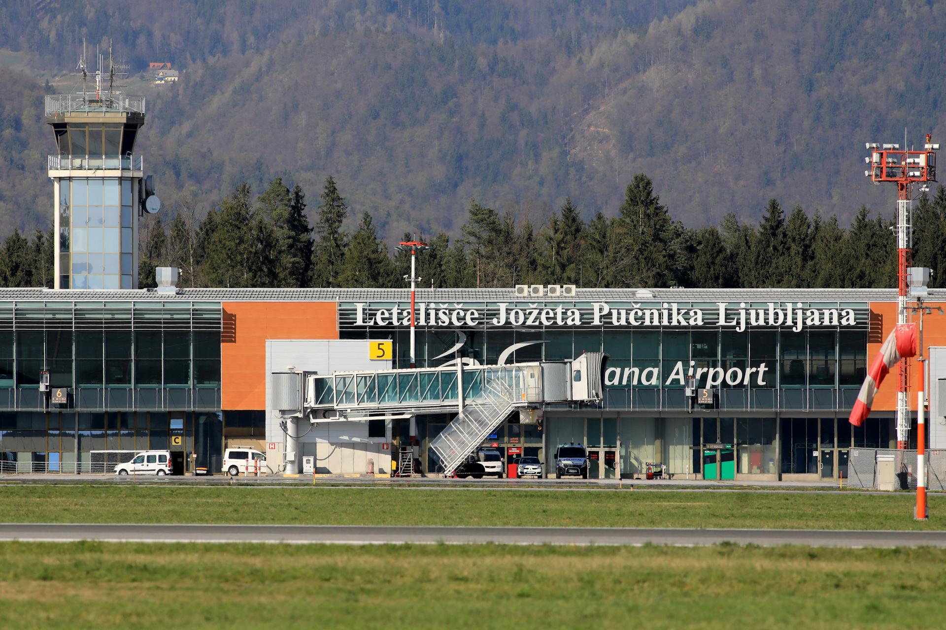 Ljubljana Airport in talks with foreign carrier to open base Ljubljana Airport in talks with foreign carrier to open base