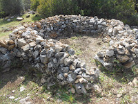 Reconstrucción del cercado de piedra seca