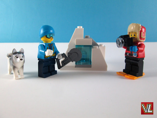 Momentos quotidianos recriados com peças LEGO e minifigura