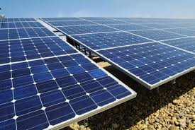 La energía solar se puede obtener mediante: