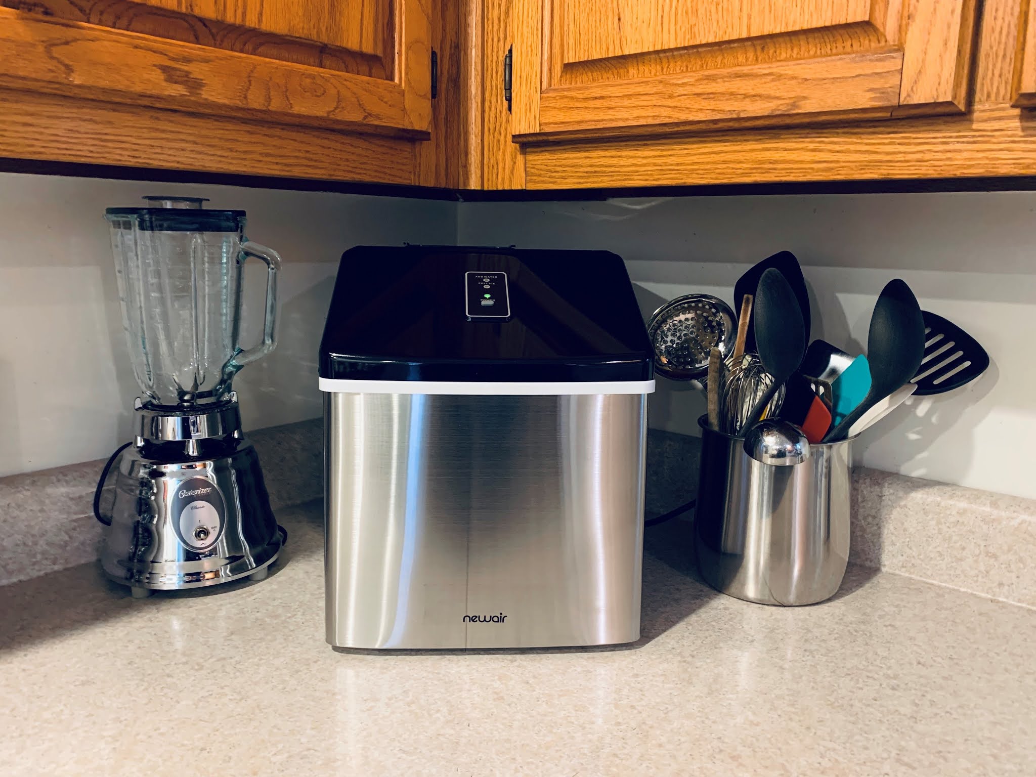 Hostesses will love the NewAir Countertop Clear Ice Maker | My WAHM Plan