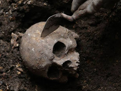 Crossrail project uncovers Bedlam burial ground