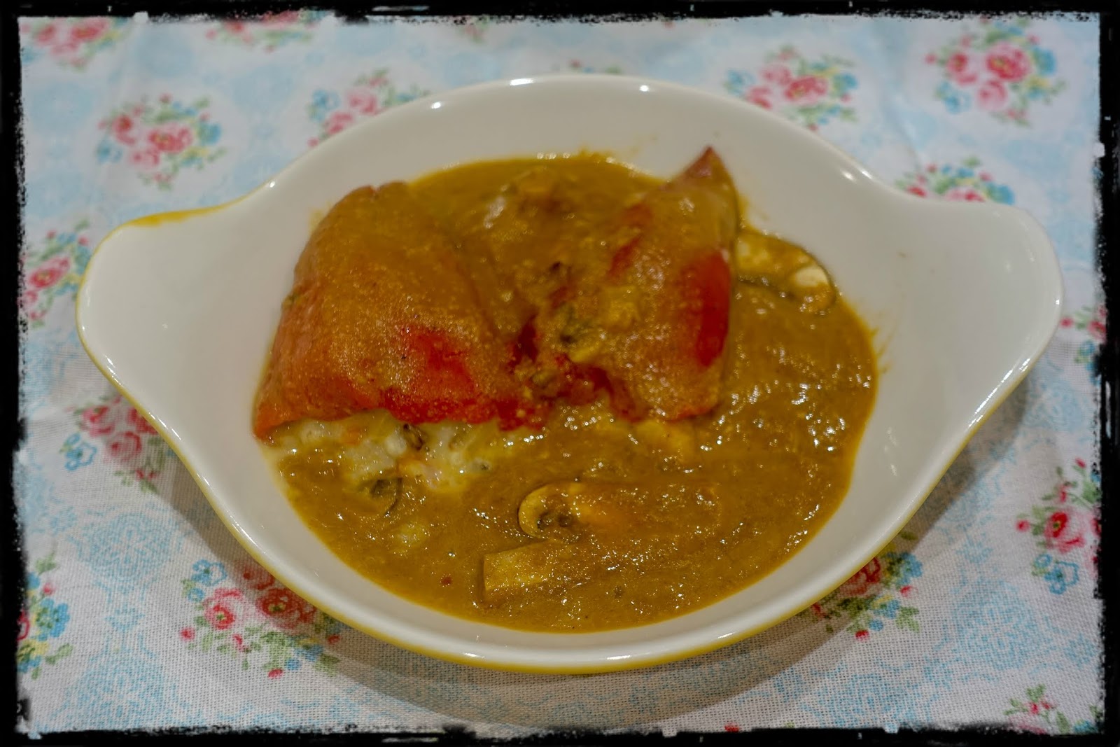 Pimientos rellenos de bacalao, gambas y setas.