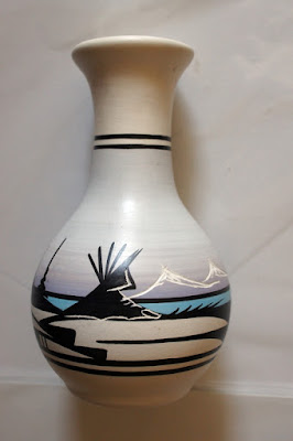 Fin souvernir, Cedar Mesa Pottery. Troligen Jean Benally mitten 80-talet. Fin souvernir, Cedar Mesa Pottery. Troligen Jean Benally mitten 80-talet.