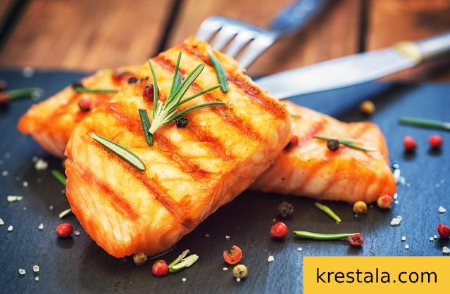 طريقة عمل سلمون مشوي بالروزماري