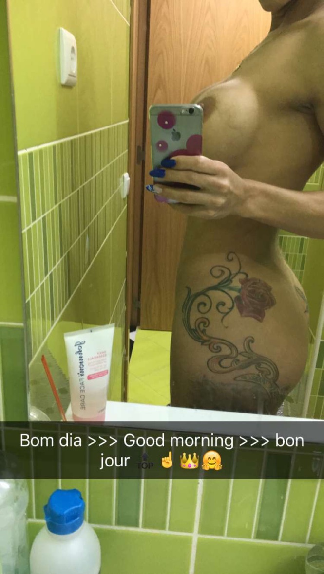 colorada trans tetona y pingona