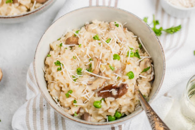 Creamy Vegan Garlic Mushroom Brown Rice #vegetarian #dinner