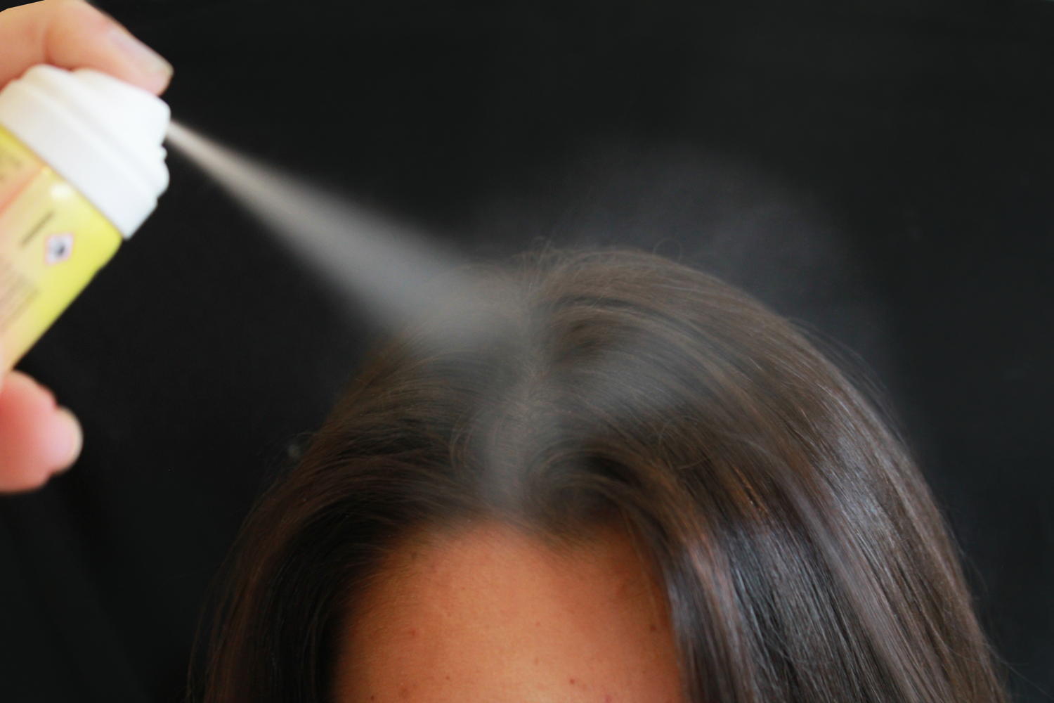 Como usar o shampoo a seco Chovendo Risos