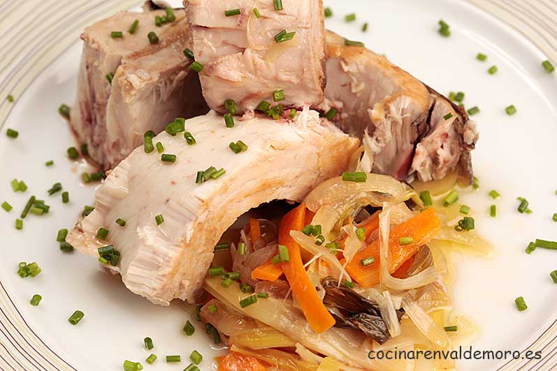 Bonito escabechado emplatado