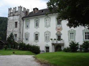 Lina Montan, una guida turistica con voi Castello di Casteldarne