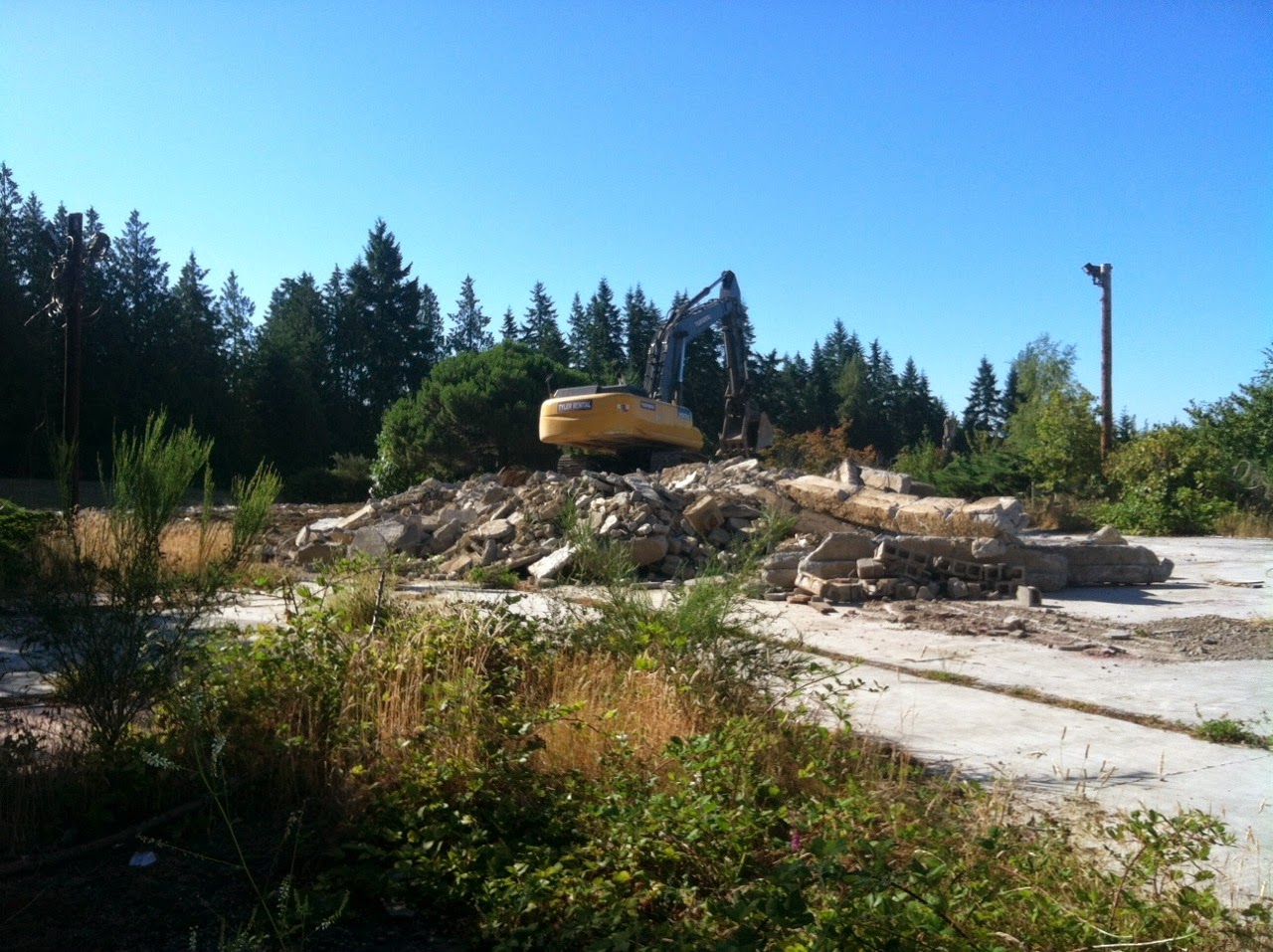 Shoreline Area News Demolition begins at Aldercrest Annex