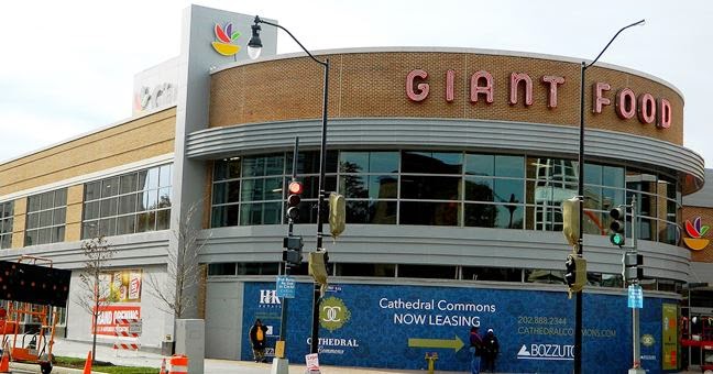 Giant on Wisconsin Avenue 