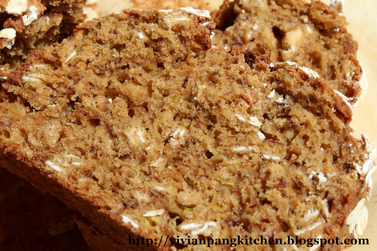 Vivian Pang Kitchen: Banana Oatmeal Cake(Banana Oatmeal Quick Bread)