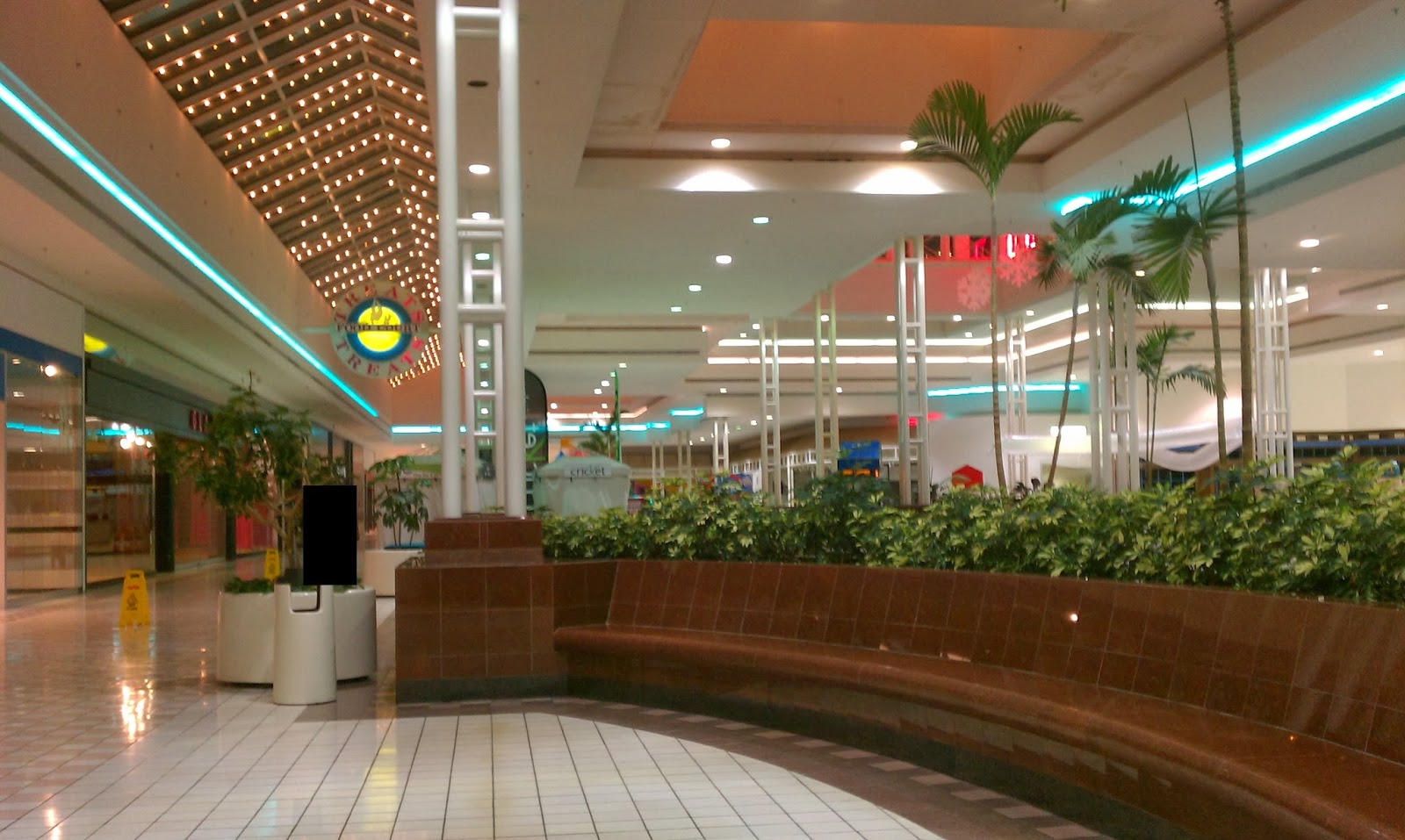 The Louisiana and Texas Retail Blogspot Mall of the Mainland March 20