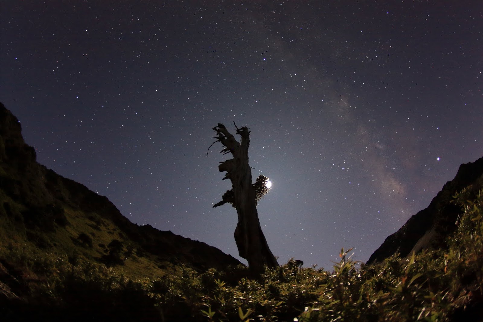 南湖圈谷寧靜的月夜