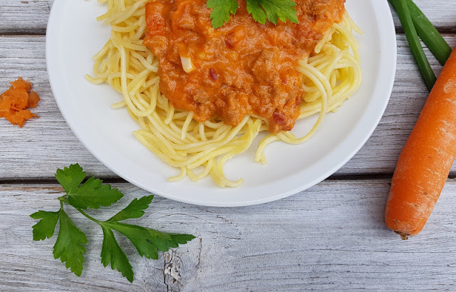 Rezept: Schwedische Spaghetti. Gemüse verstecken klappt super mit diesem Gericht, und Kinder essen es gerne.