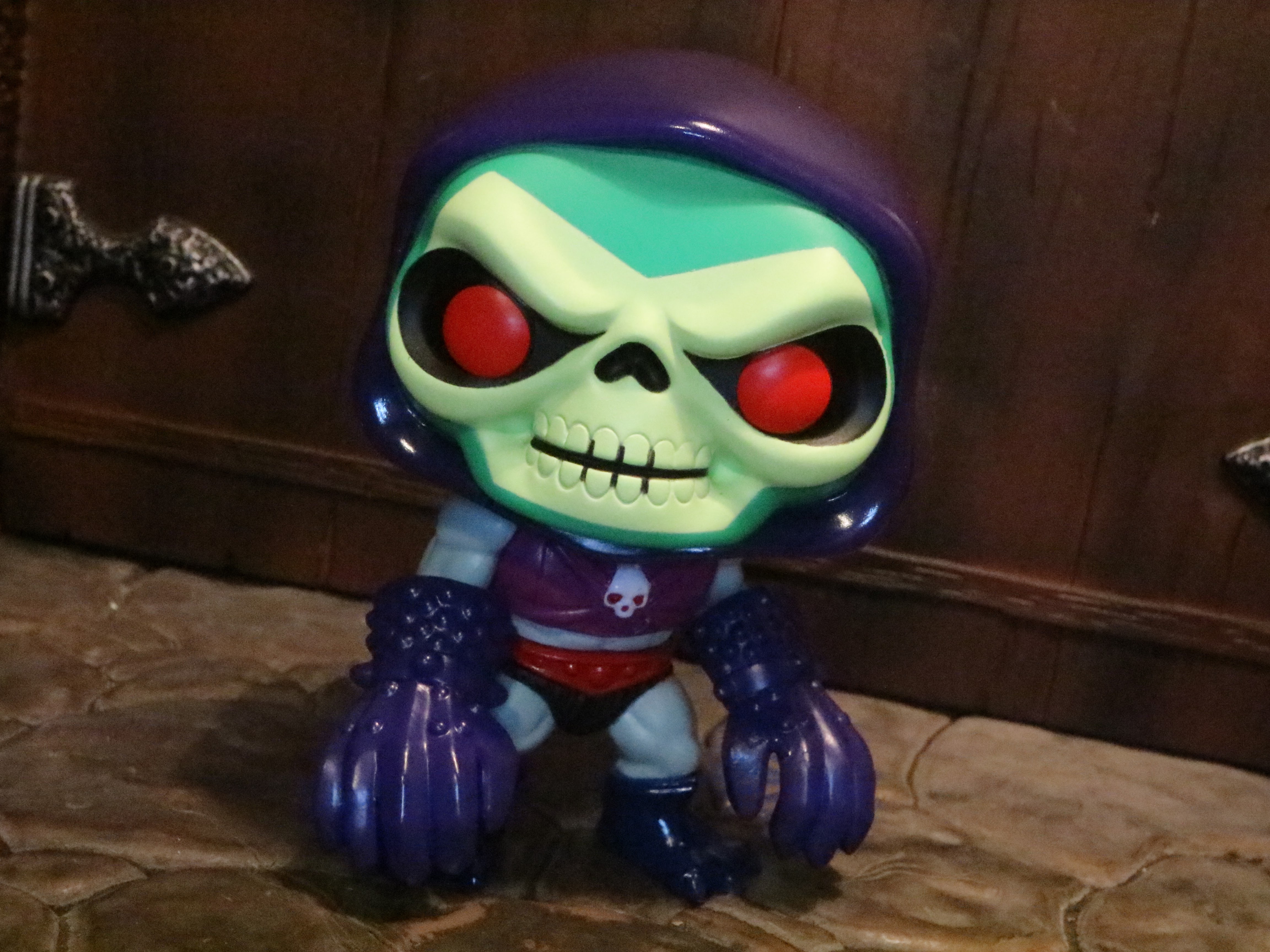Skeltor with Terror Claws #39 w/ Protector Masters of The Universe Funko Pop! 
