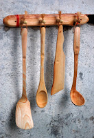 Utensilios y gadgets de cocina hechos de madera