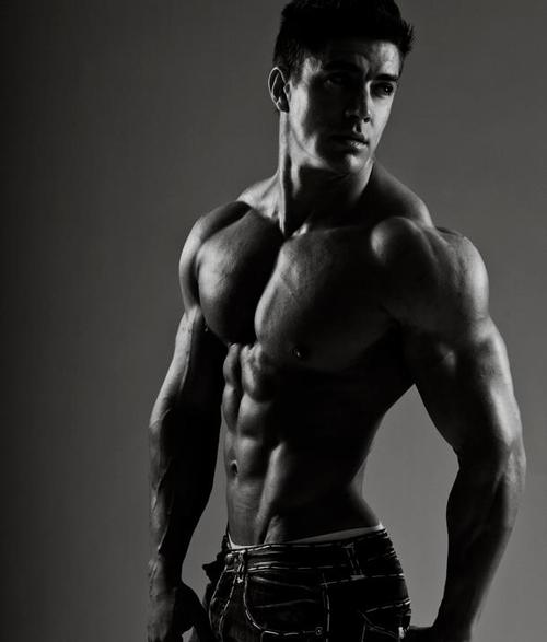 Top Fitness Models In South Africa ZuLu MuScle ExpreSs