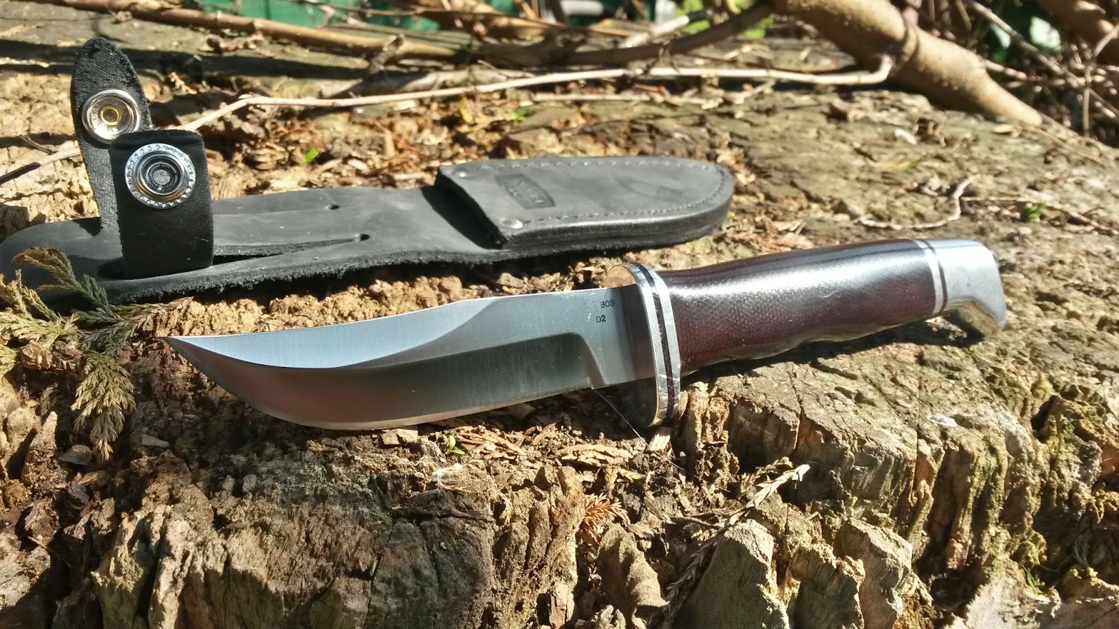Buck_212_D2_Burgundy_Micarta_03.jpg