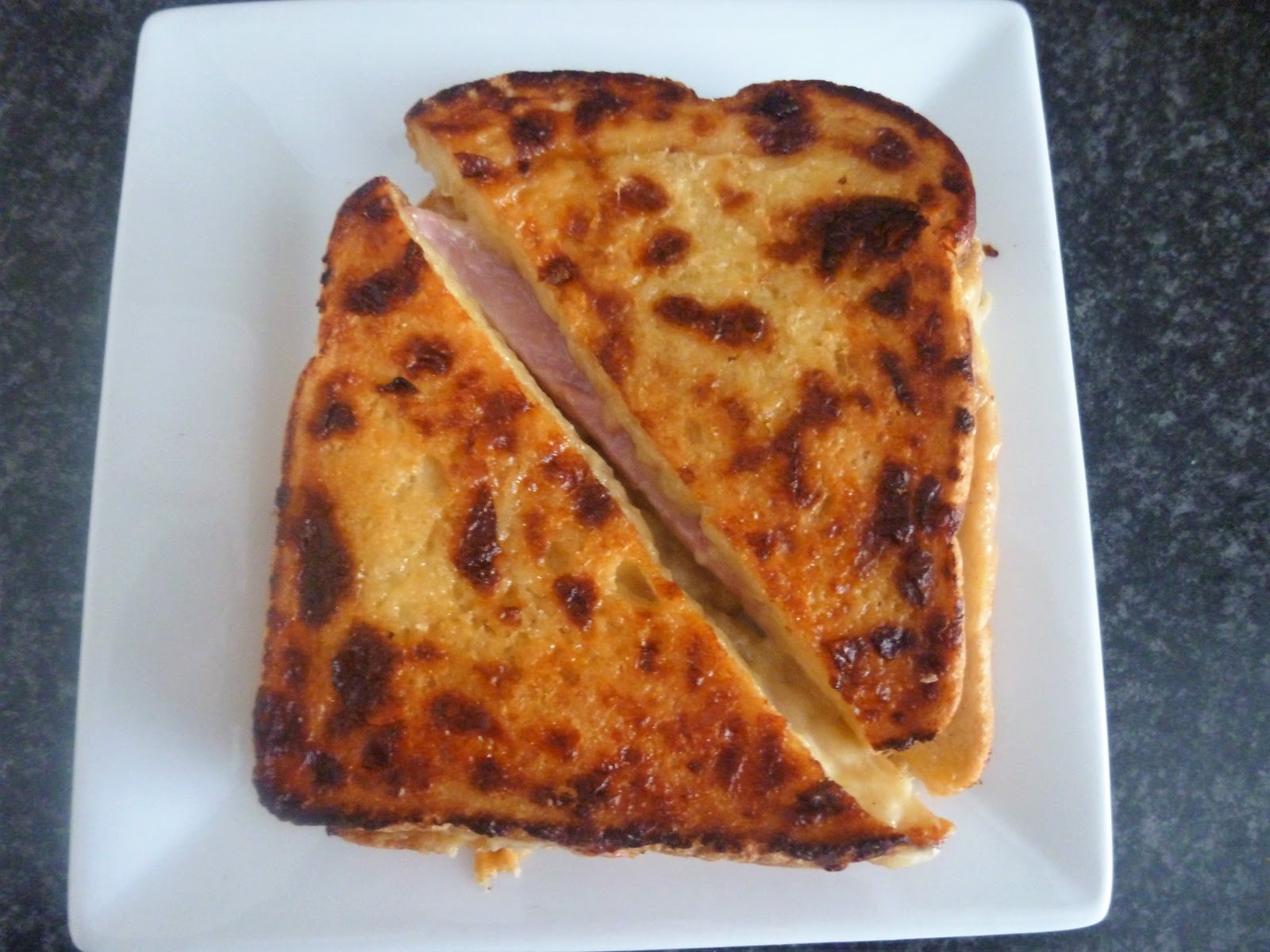 Marks & Spencer Food Reviews M&S Ham & Farmhouse Cheddar Cheese Toastie