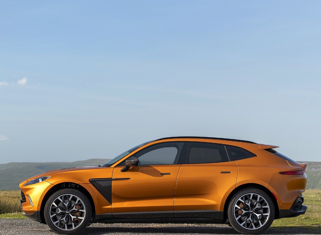 2021 Aston Martin DBX Golden Saffron