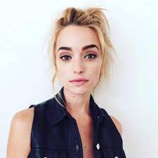Brianne Howey Age, Wiki, Biography, Height in Feet, Parents, Partner, Movies