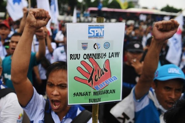 Omnibus Law, RUU Bikin Rakyat Galau