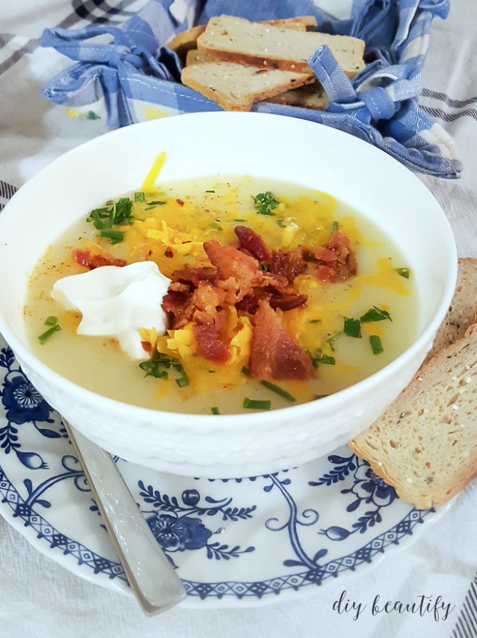 Mr DIY's Creamy Potato Soup Recipe (with bacon, cheese and sour cream