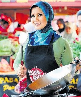 rancangan masakan bulan ramadhan tv1, sheila rusly hos ketuk-ketuk ramadhan, artis undangan memasak dalam Ketuk-Ketuk Ramadhan