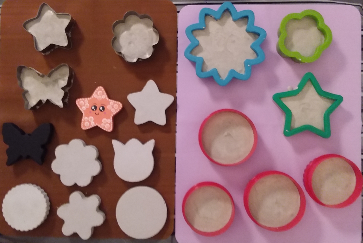 USING COOKIE CUTTERS TO MAKE ART STONES Happy Rocking