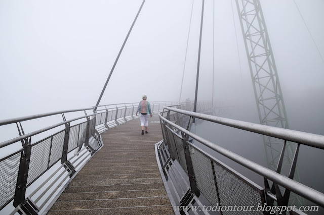 Keine Aussicht wg Nebel auf der Skybridge
