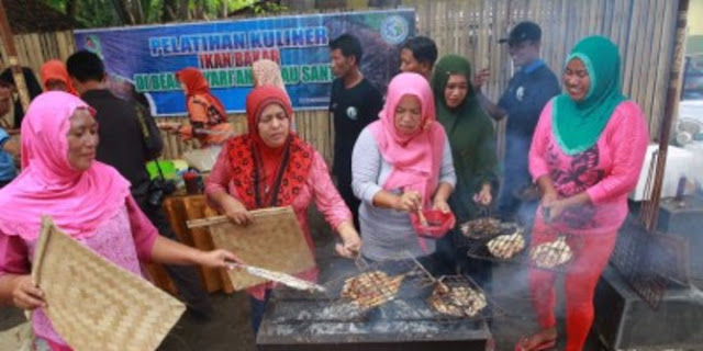 Berita Hari Ini & Sejumlah Berita Hangat | Istri nelayan Banyuwangi dilatih buat kuliner ikan bakar restoran