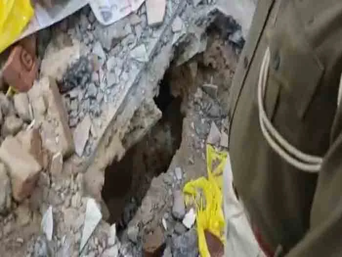 Thieves dig tunnel after buying Rs 90 lakh plot, steal box of silver from doctor’s house in Jaipur, Jaipur, News, Local News, Theft, Doctor, Police, National