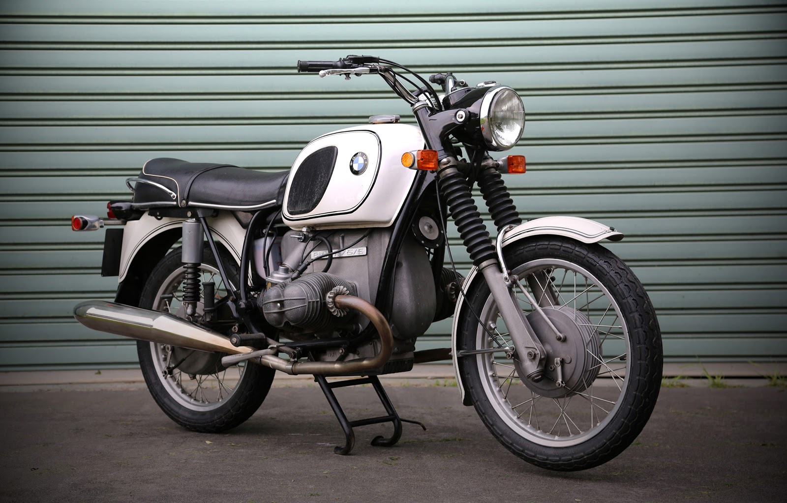 BMW r90s серого цвета