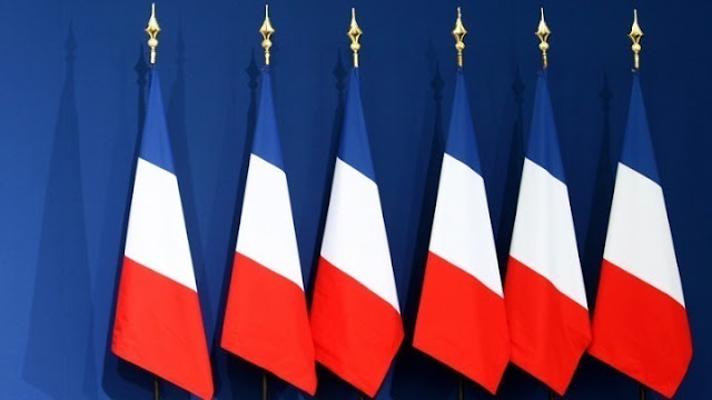 Η Γαλλία ανακαλεί τους πρέσβεις της σε ΗΠΑ και Αυστραλία