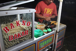 penjual bakso goreng
