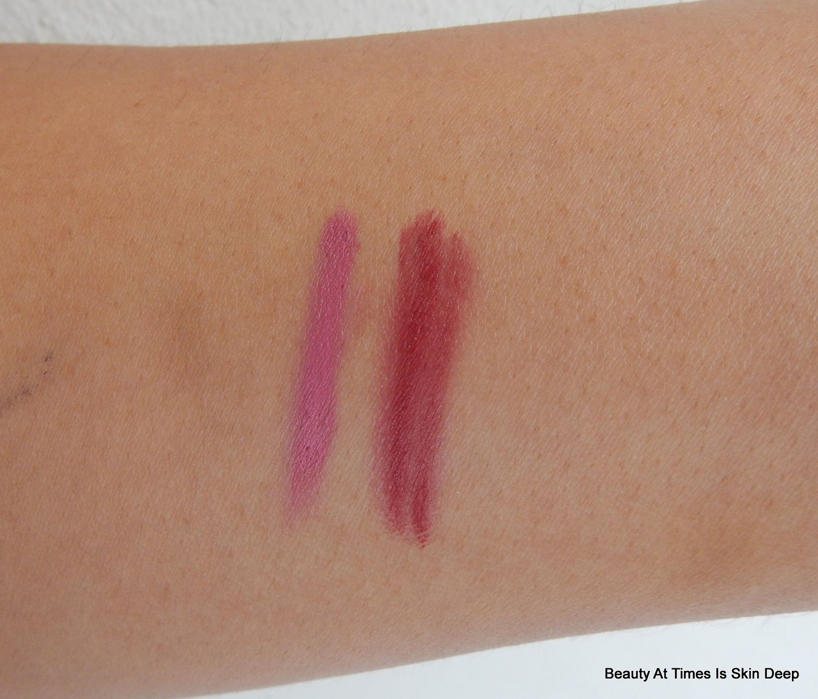 Essence Lip liners 07 Cute Pink , 08 Red Blush