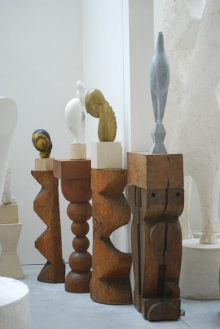 Esculturas de madeira de reuso
