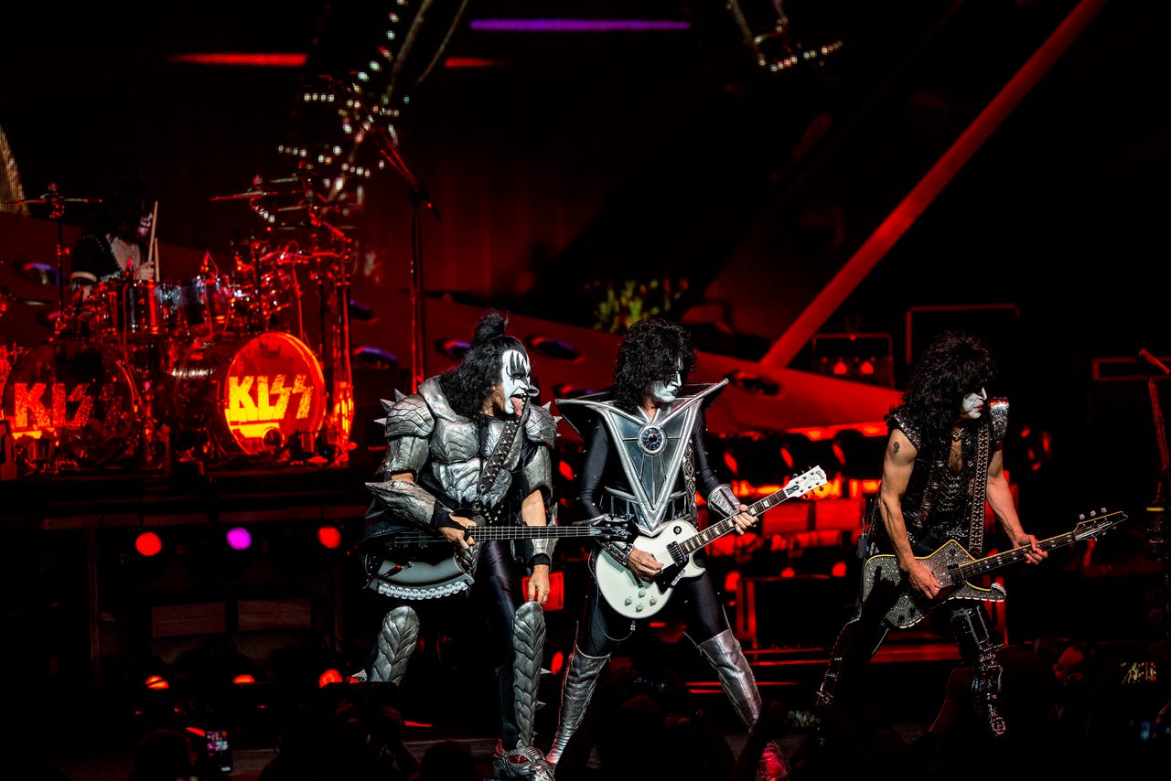 KISS LA BANDA MÀS CALIENTE DEL MUNDO KISS EN CINCINNATI (OHIO