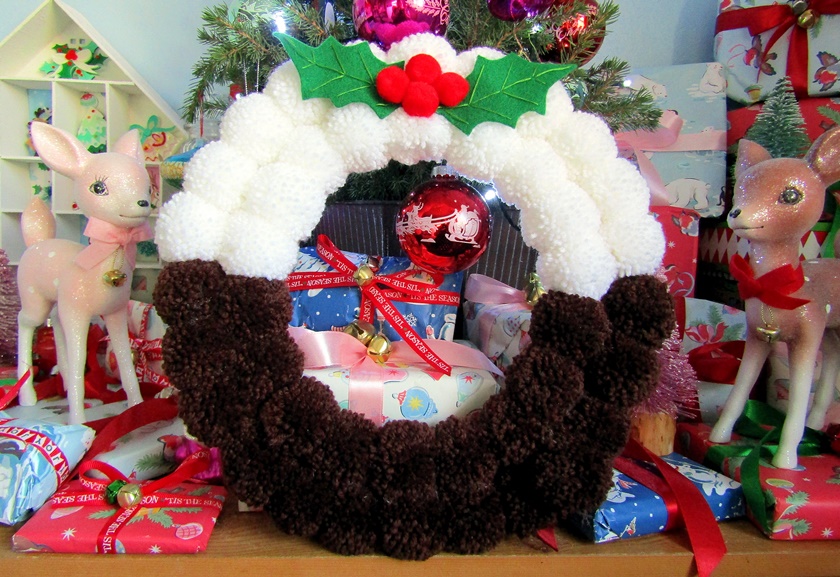 DIY Christmas Pom Pom Wreath- How to make Pom Poms - Keeping it Simple