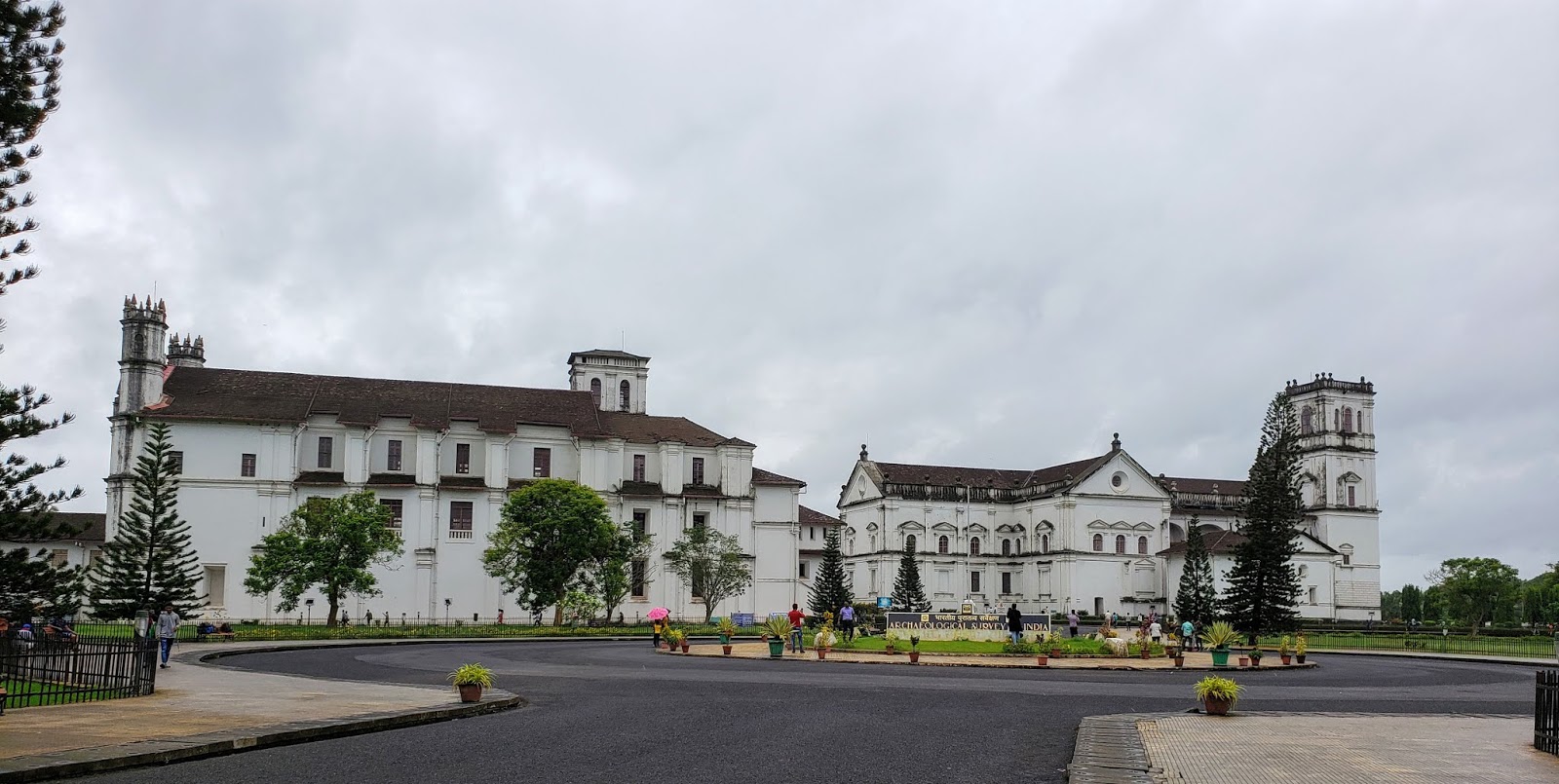 Church of Francis Assisi (Left) and Se Cathedral (Right), Old Goa