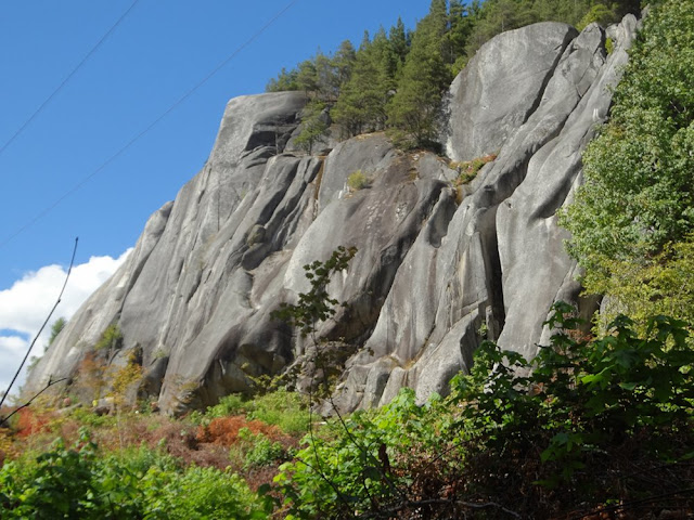 Rock climbing wall, Smoke Bluffs, Squamish