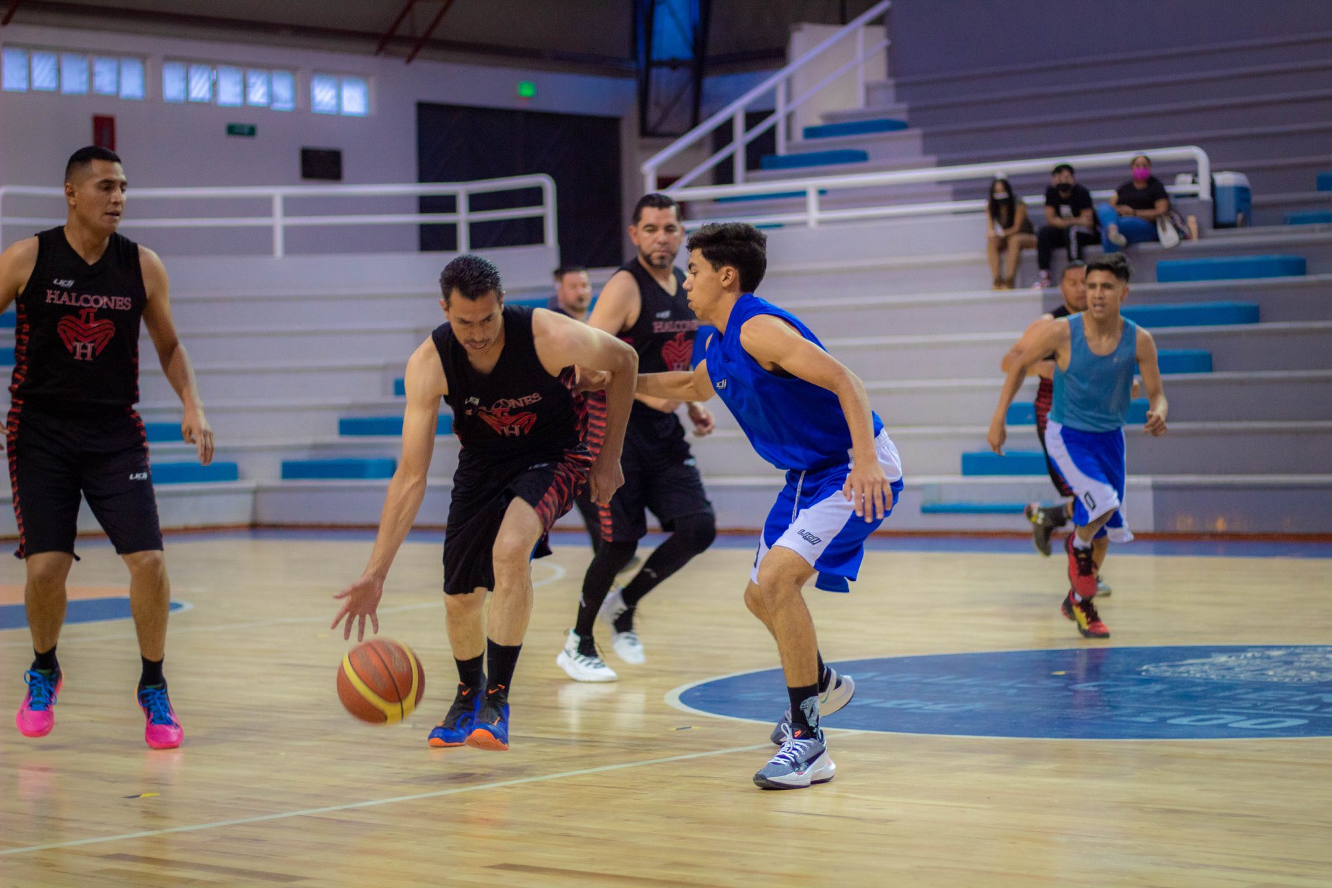Premian a lo mejor del torneo de basquetbol de Semana Santa en Rincón de  Romos