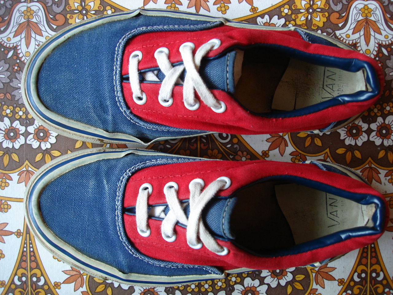 theothersideofthepillow: vintage VANS style #95 era 2-tone blue/red ...