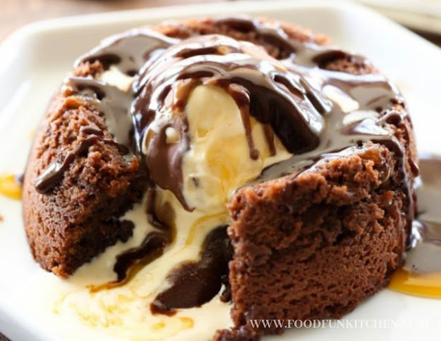 CHOCOLATE MOLTEN LAVA CAKE