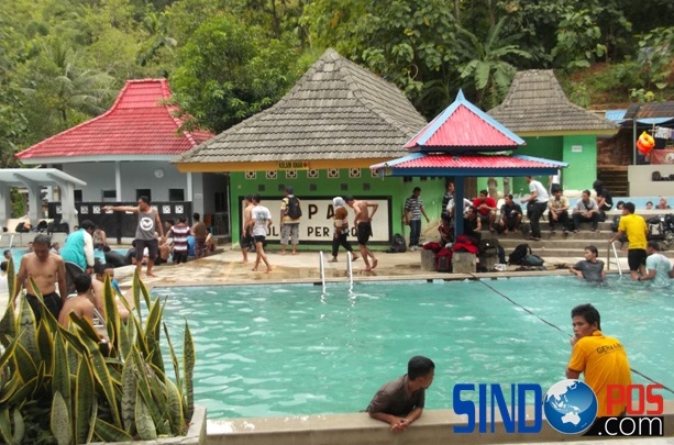 Pemandian Air Hangat Tirto Husodo Pacitan