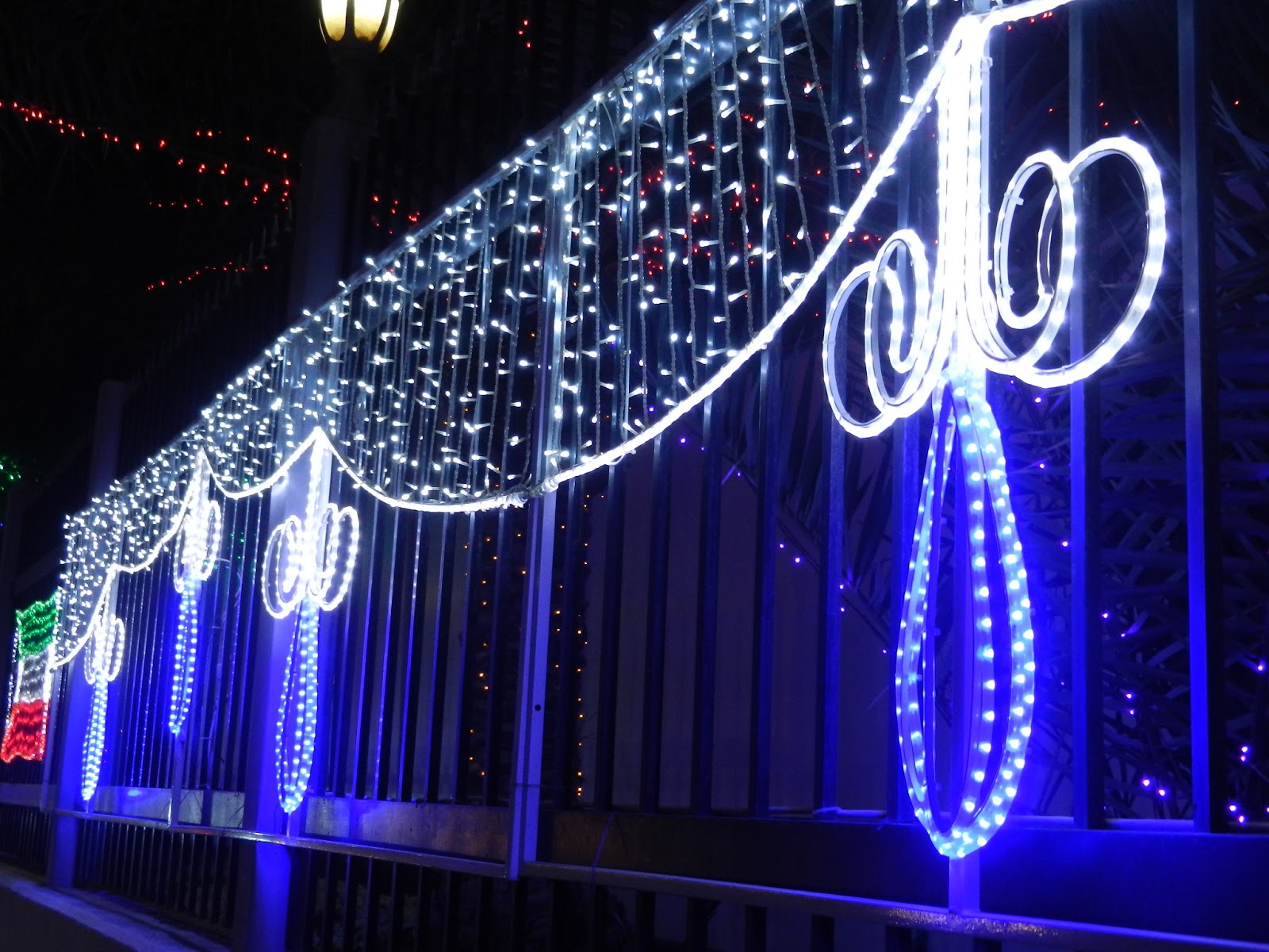 Kuweight 64 AHMADI LIGHTS TURNS MAGICAL FOR KUWAIT NATIONAL AND LIBERATION DAY